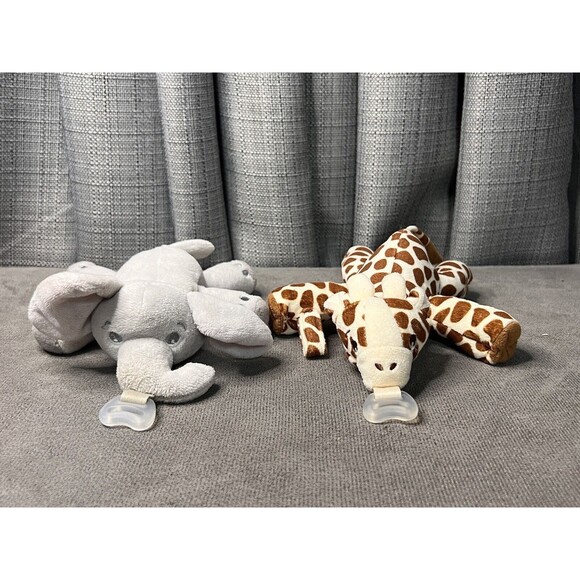 Philips AVENT Snuggle Pacifier Holder Elephant Giraffe Lovey Plush Stuffed Lot - Picture 1 of 14